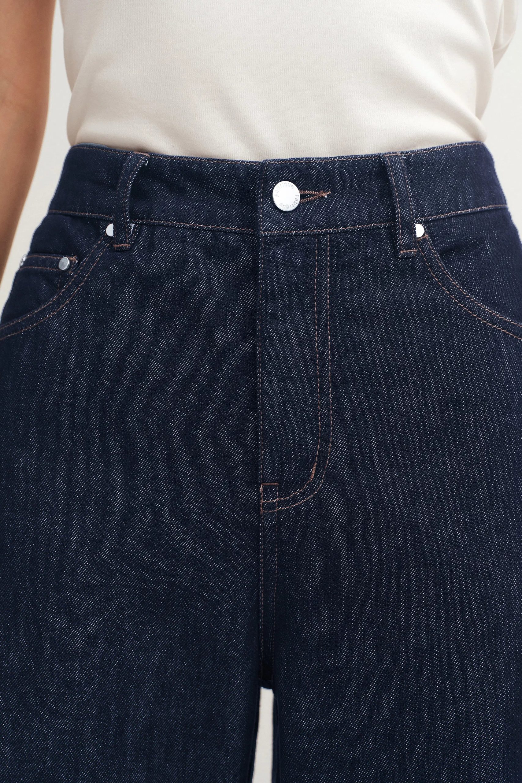 5ee7f08c-fee3-498b-a9d7-7edb5e26e319.jpg